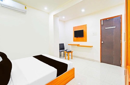Hyderabad House | Collection O Santosh Nagar Hyderabad