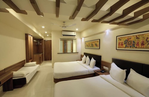Surat Hotel | Hotel Shreeji Vatika-Airport Road