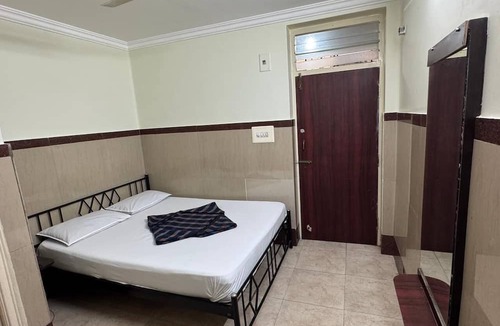 Gandhi Nagar Cabin | MAYUR PARADISE