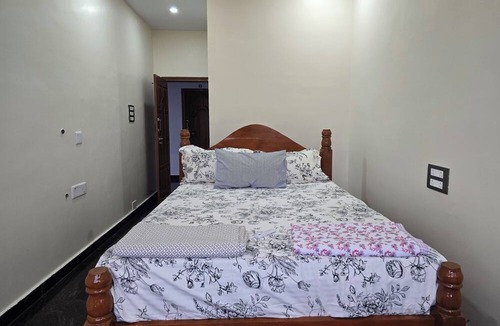 Kamalapur House | Lakshmi Villa