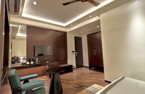 Surat Hotel | The Long D Hotel and Banquet