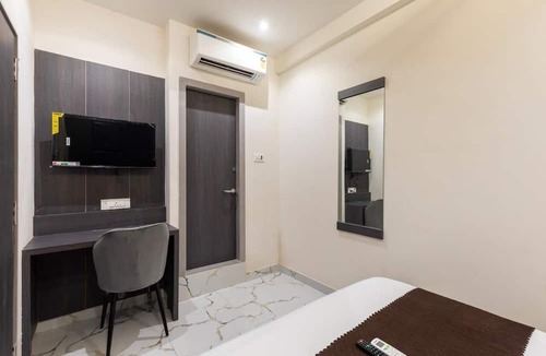 Borivali West Cabin | Hotel Artilla Borivali