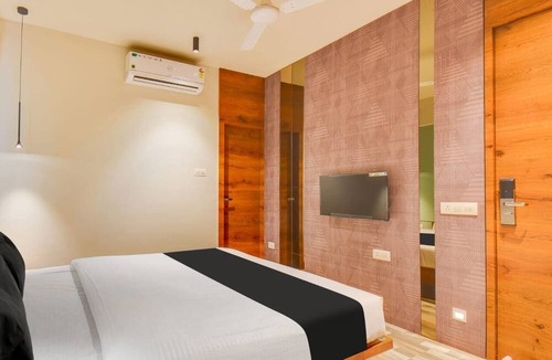 Aundh Hotel | Abssolute Homtel - Rooms and Suites