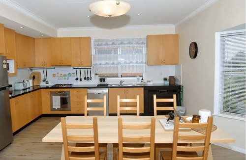 Katoomba Villa | Blue Mountains Katoomba Holiday Cottage