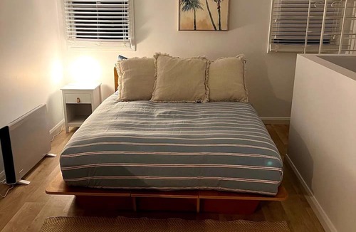 Umina Beach Cottage | Kailua Retreat - A secluded tropical sanctuary