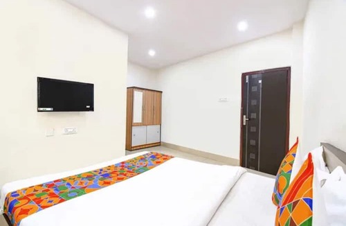 Kolkata Hotel | Via Vhyom Sky Place