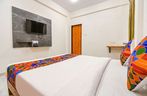 Pune Hotel | FabHotel Prime Esta Inn - Nr. Novotel Pune Nagar Road, Viman Nagar