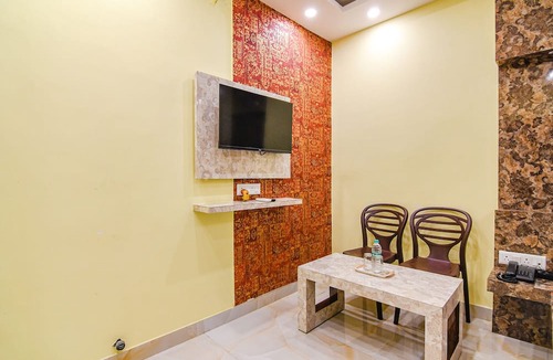 Chinar Park Hotel | Fabhotel Divine Chariot