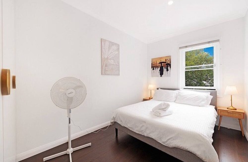 Kings Cross Apartment | 2BR apartment in trendy Potts Pt