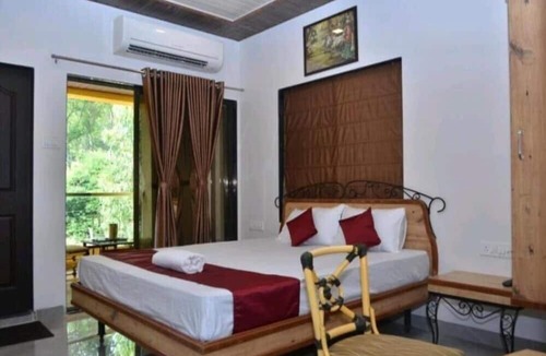 Bhilar Villa | Unique Inn Villa Strawberry Farm Fragrance