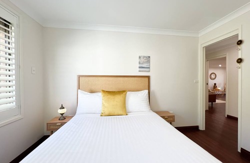 Central Coast House | The Swan Lakehouse, on Budgewoi Lake