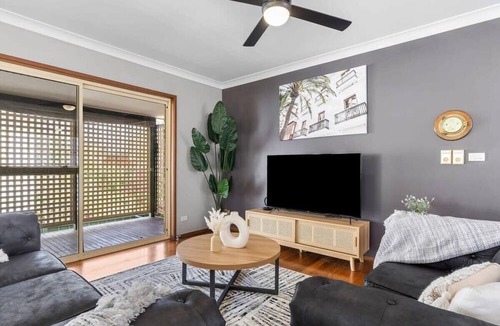 Chittaway Point House | Lakefront Serenity - Kayaks Available