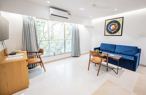 Chembur East Hotel | Indie Stays Studios