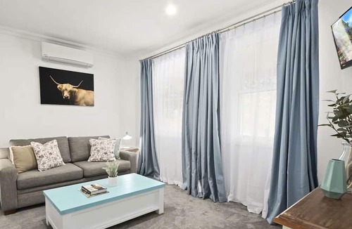Berrima House | The Moors Cottage, Berrima