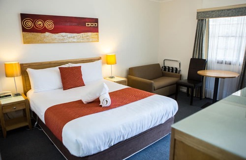 Yass Hotel | Colonial Lodge Motor Inn Yass