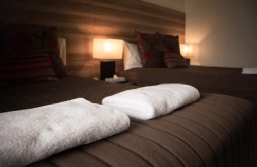 Watson Hotel | Red Cedars Motel