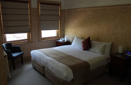 Moss Vale Bed & Breakfast | The Dormie House - On The Golf Course