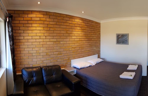 Blayney Hotel | Blayney Goldfields Motor Inn
