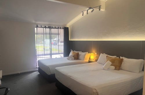 Fern Bay Hotel | Fern Bay Motel