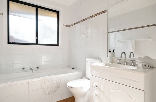 Cronulla House | Shoreline Serenity House - A Charming Cronulla Abode