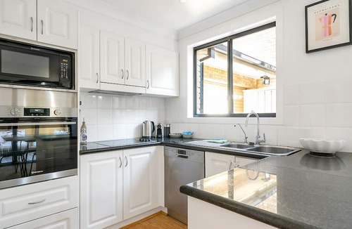 Cronulla House | Shoreline Serenity House - A Charming Cronulla Abode