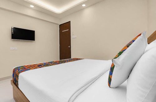 Nashik Road Hotel | Fabhotel Sb Palace