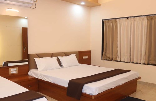 Ghodegaon Hotel | Vrindavan Guest house