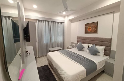 Gandhinagar Hotel | Hotel Royal Sky