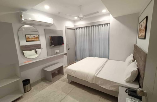 Gandhinagar Hotel | Hotel Royal Sky