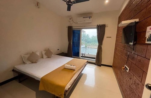 Alibaug Hostel | Scarlet Stays