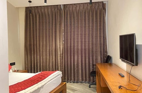Navsari Hotel | Green Paradise