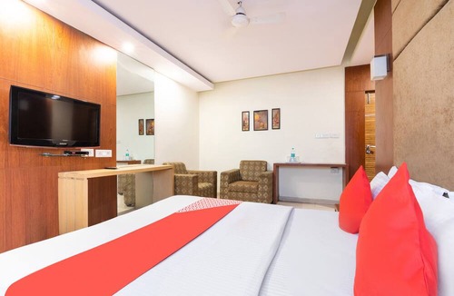 RT Nagar Hotel | OYO 852 Kings 10
