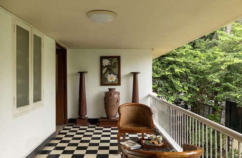 Thousand Lights West Bed & Breakfast | Hanu Reddy Residences Wallace Garden