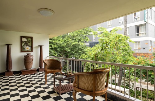 Thousand Lights West Bed & Breakfast | Hanu Reddy Residences Wallace Garden