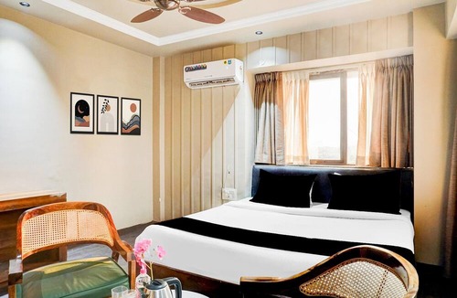 Clover Park House | Deluxe Viman Nagar Downtown Cilantro