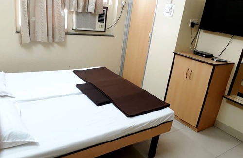 Girgaon House | Milan Guest House