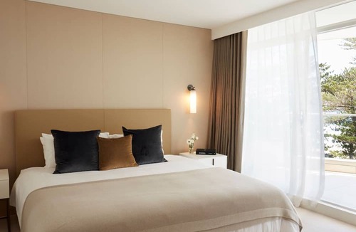 Manly Apartment | Manly Luxe is as close to Manly Beach as you can possibly be without sleeping on the sand itself!