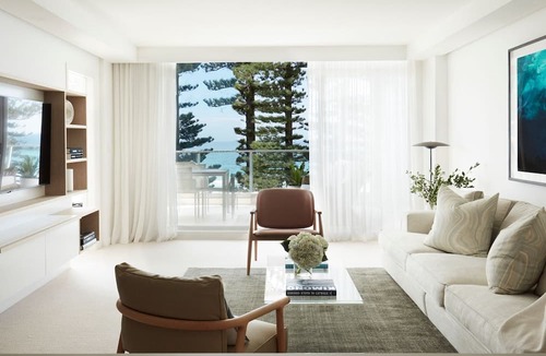 Manly Apartment | Manly Luxe is as close to Manly Beach as you can possibly be without sleeping on the sand itself!