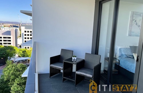 City East Apartment | Light & Lovely in Canberra's CBD - 1BR Apt w/Carsp