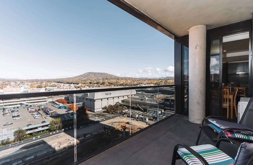 Phillip Apartment | Lovely Sunny 2-bedroom Apartment with Pool and Gym