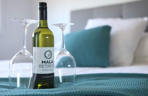 Louth Park Apartment | Mala Retreat Chardonnay Studio 5* Clean & Cosy