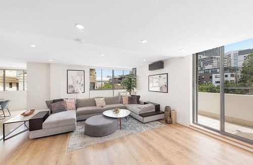 Crows Nest Apartment | Fully Furnished 2-Storey, 3 Bedroom Executive Penthouse Apartment