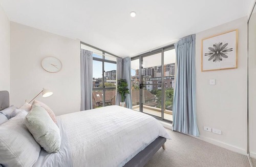 Crows Nest Apartment | Fully Furnished 2-Storey, 3 Bedroom Executive Penthouse Apartment