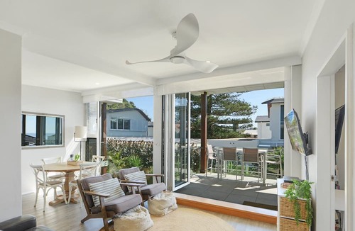 Avoca Beach Apartment | Ocean Sunrise - Magical