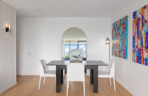 Glebe Apartment | Bright 2-Bed Apt with Spectacular Bridge Views