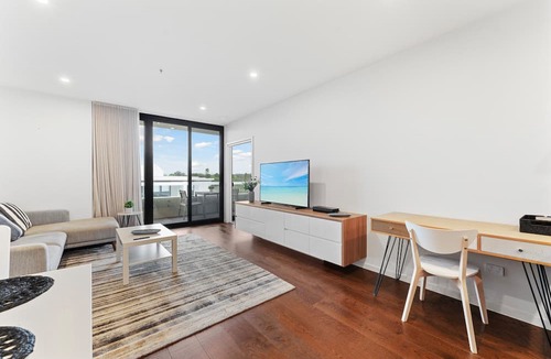 Kingston Apartment | Perfect Location 1-Bed with Balcony, BBQ & Parking