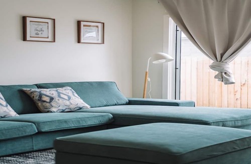 Narrabundah Apartment | Exquisitely Spacious 3-Bed Home