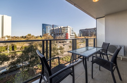 City West Apartment | Central 1-Bed with Parking, BBQ