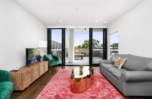 Kingston Apartment | Boutique Unit with Huge Terrace near Cafes & Shops