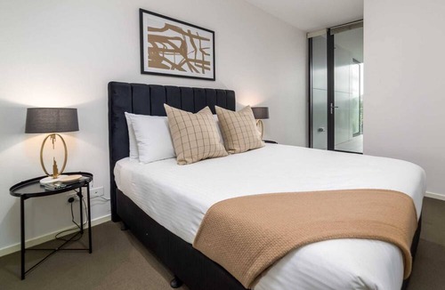 City East Apartment | Executive Balcony Apartment in Central Canberra